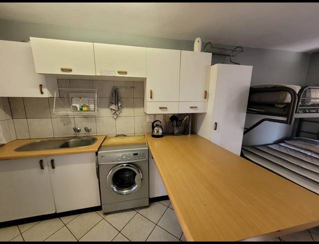 1 BEDROOM APARTMENT FOR SALE IN UVONGO BEACH